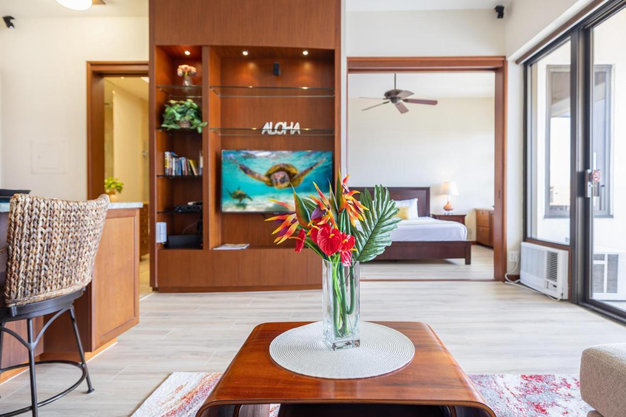 Upscale Penthouse With Ocean Views - Free Parking Lägenhet Honolulu Exteriör bild