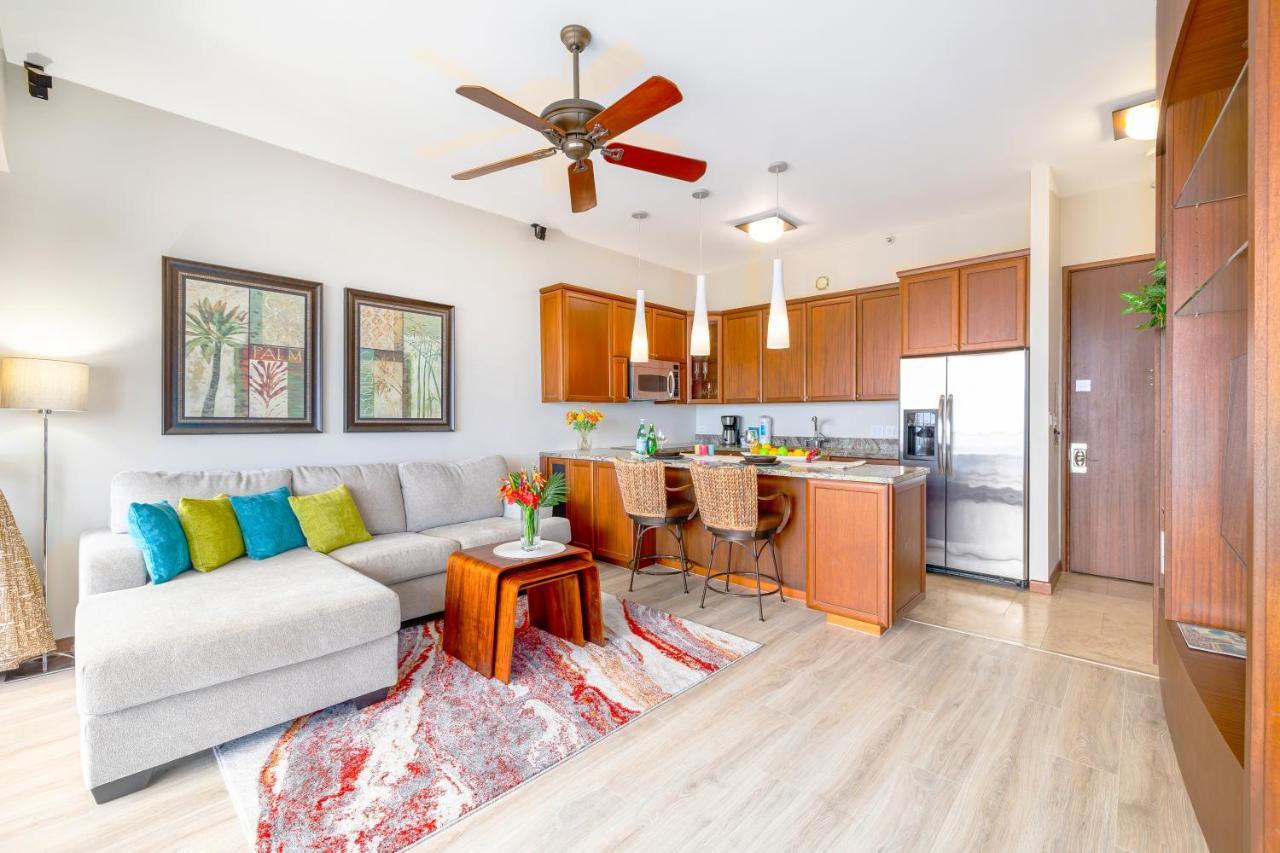 Upscale Penthouse With Ocean Views - Free Parking Lägenhet Honolulu Exteriör bild
