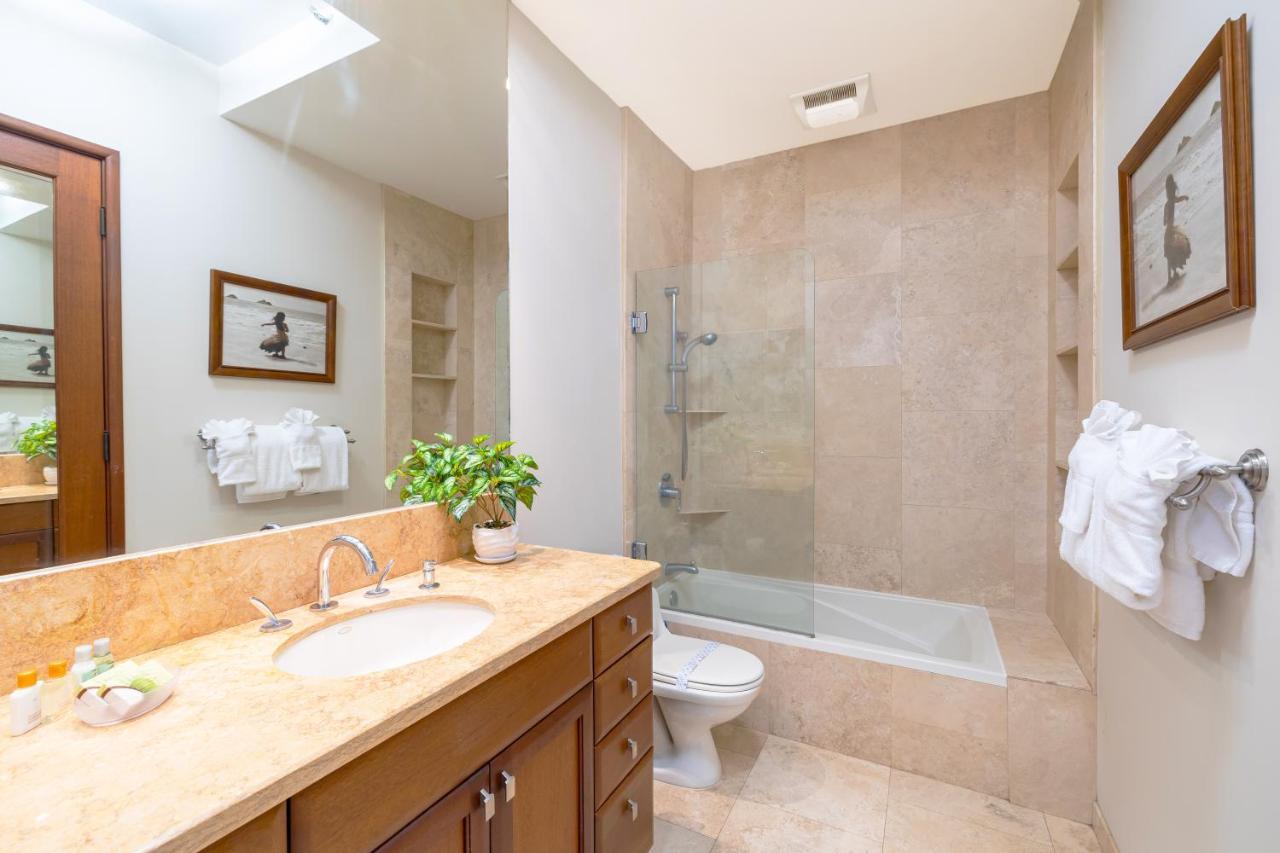 Upscale Penthouse With Ocean Views - Free Parking Lägenhet Honolulu Exteriör bild