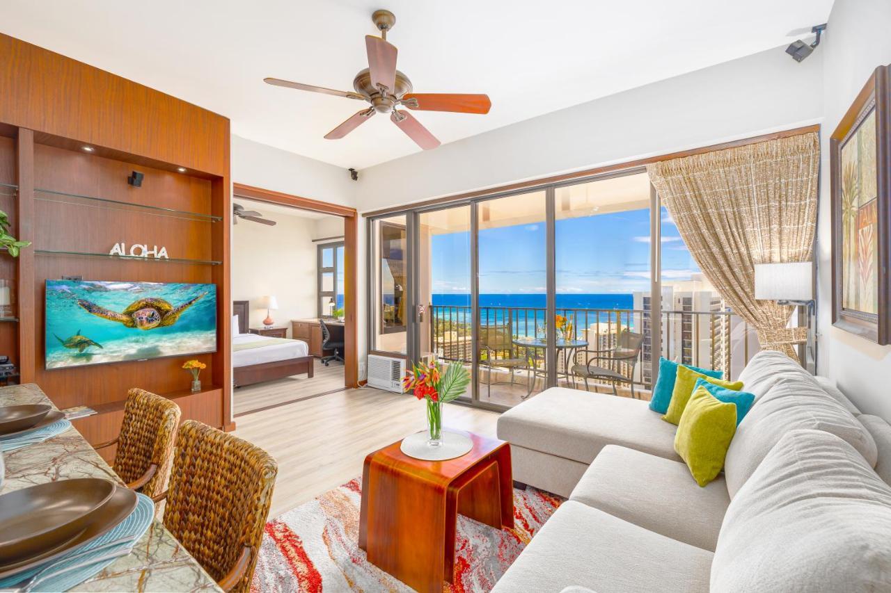 Upscale Penthouse With Ocean Views - Free Parking Lägenhet Honolulu Exteriör bild