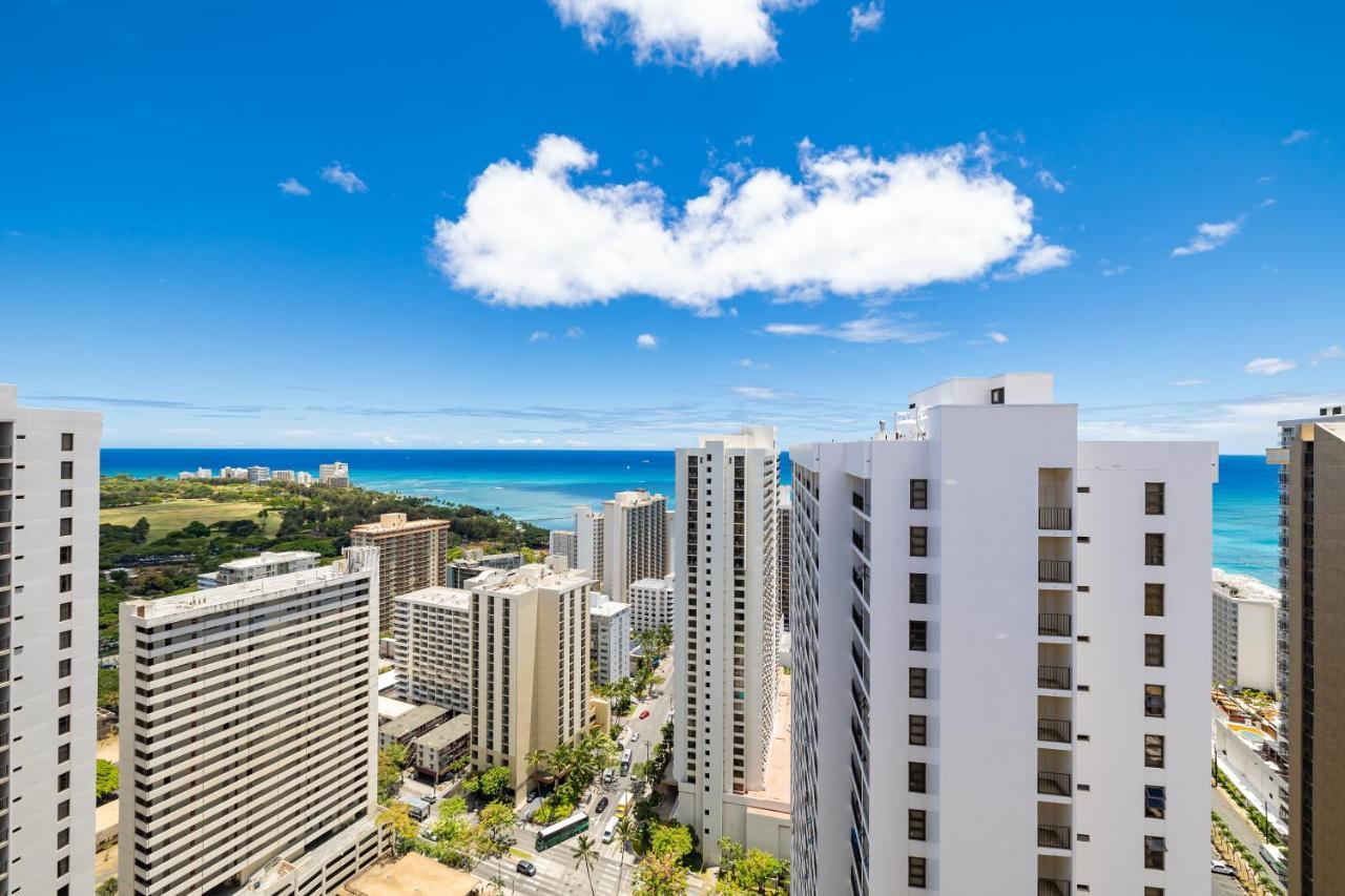 Upscale Penthouse With Ocean Views - Free Parking Lägenhet Honolulu Exteriör bild