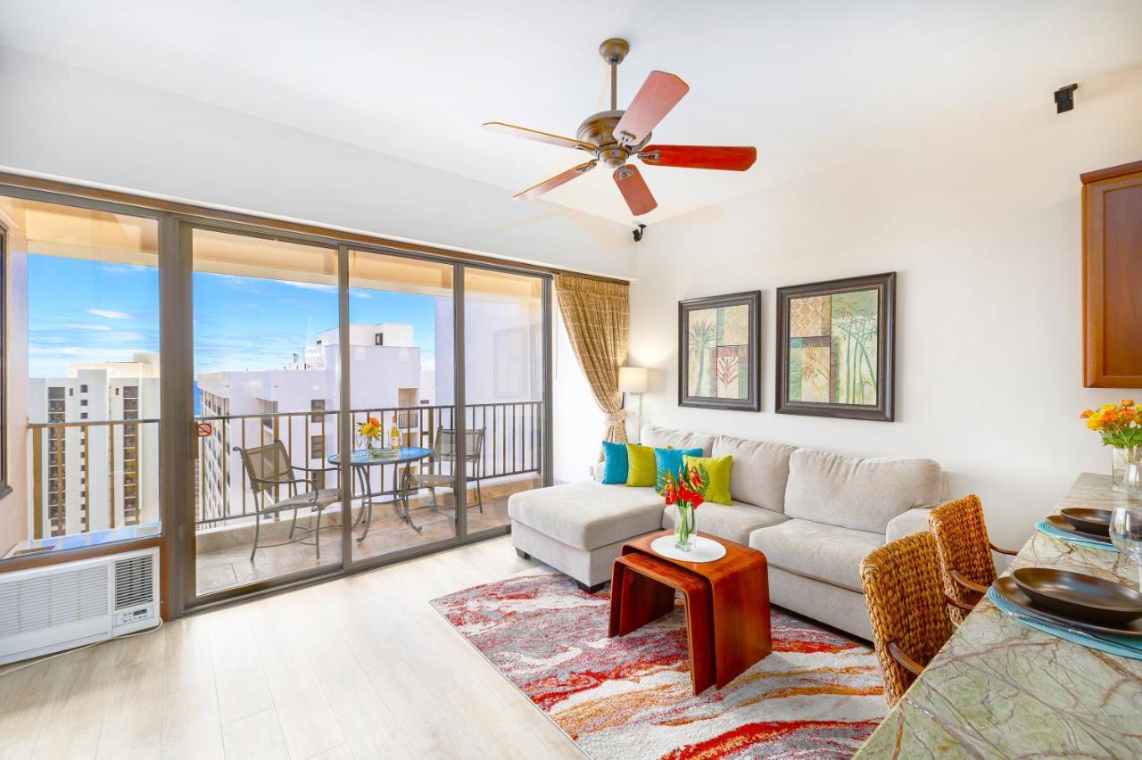 Upscale Penthouse With Ocean Views - Free Parking Lägenhet Honolulu Exteriör bild