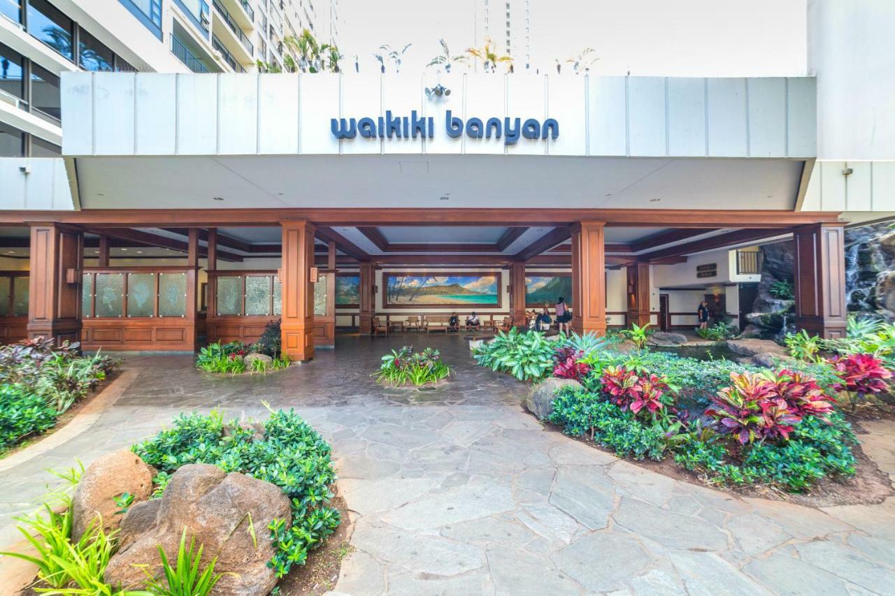 Upscale Penthouse With Ocean Views - Free Parking Lägenhet Honolulu Exteriör bild