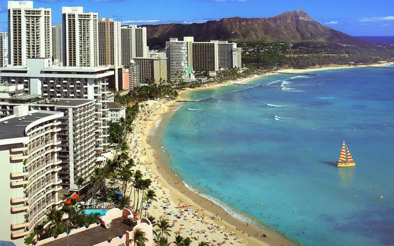 Upscale Penthouse With Ocean Views - Free Parking Lägenhet Honolulu Exteriör bild