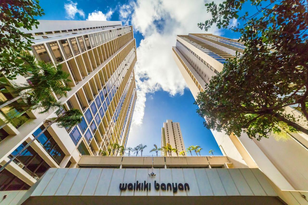 Upscale Penthouse With Ocean Views - Free Parking Lägenhet Honolulu Exteriör bild